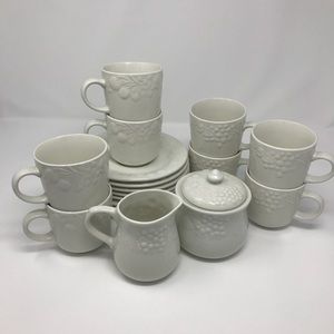 Farberware Blanc Sur Blanc 19 piece Tea Coffee Set